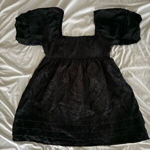 Baevely by Wellmade | Black Puff-sleeve Babydoll Dress with Floral Pattern